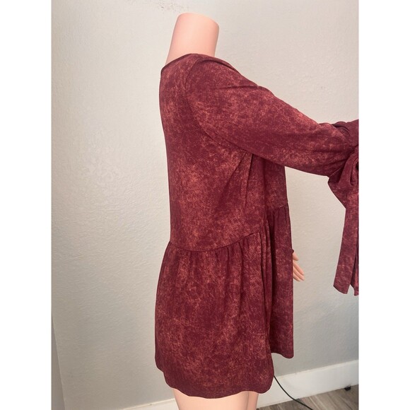 Andree by Unit Womens Red TIE DYE Peplum Top Sz Medium Bell Sleeves soft Blouse - Picture 3 of 10